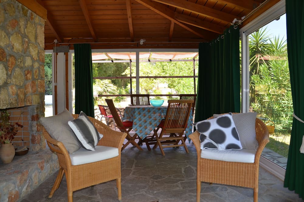 Photo of Livingroom in Leivathos