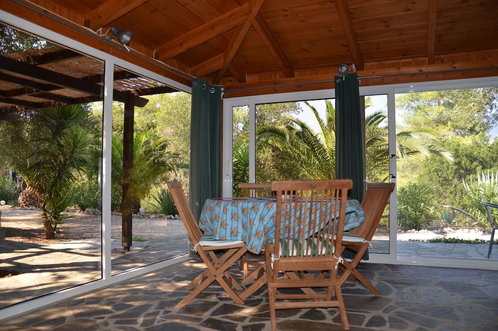 Photo of Patio Balcony in Leivathos