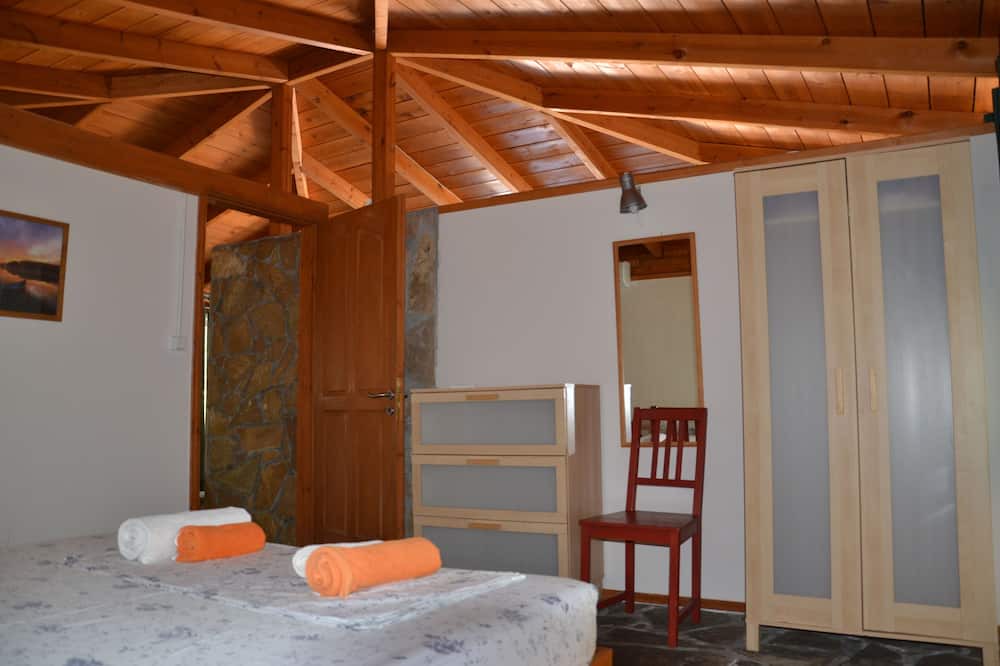 Photo of Bedroom in Leivathos