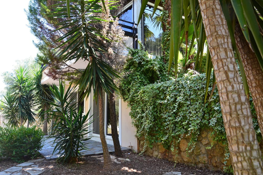 Photo of Outdoor in Leivathos