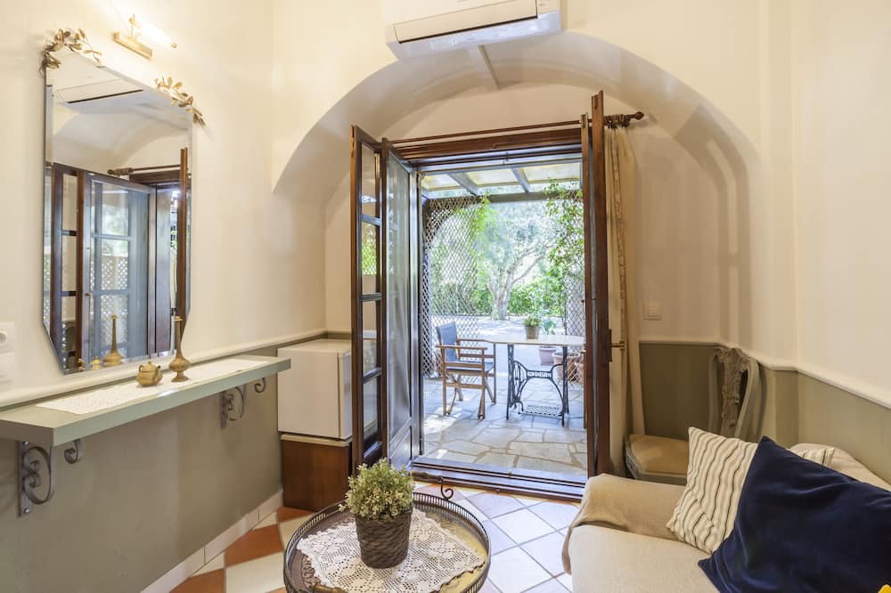 Photo of Livingroom in Paradhisos