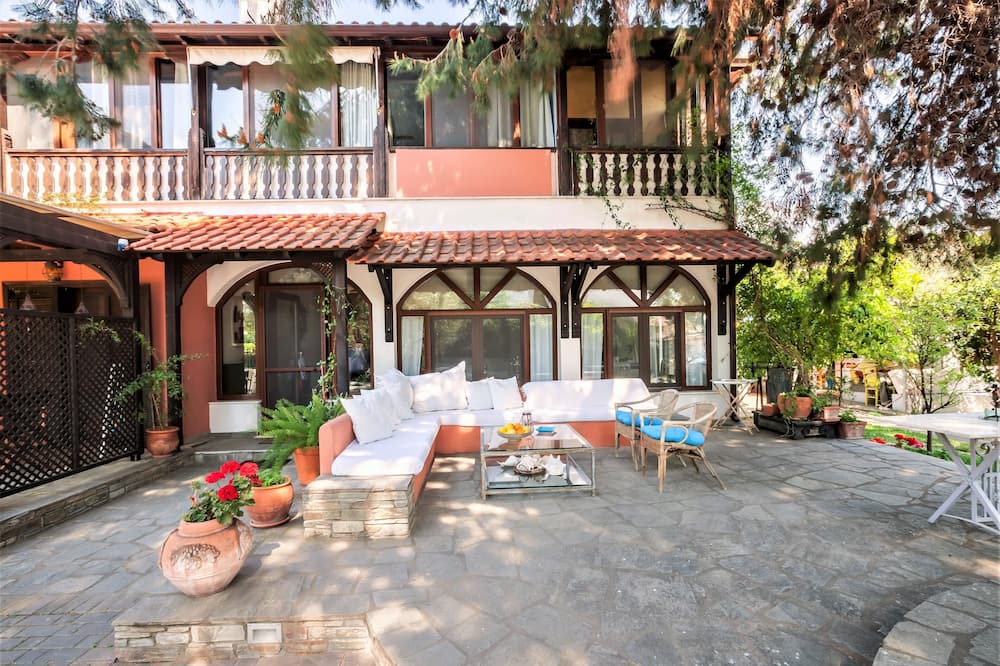 Photo of Outdoor in Paradhisos
