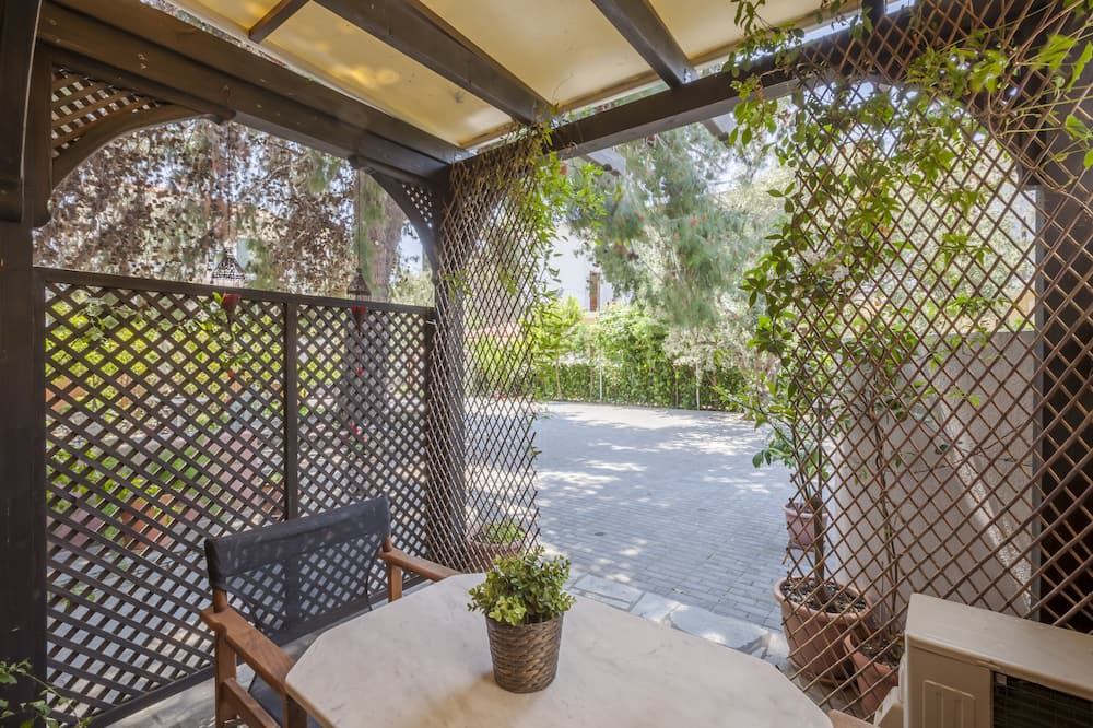 Photo of Patio Balcony in Paradhisos