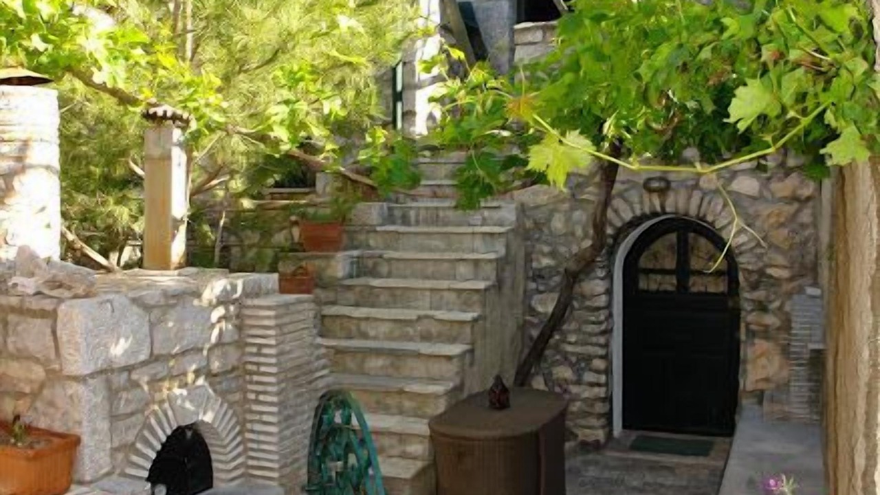 Photo of Outdoor in Avgonima