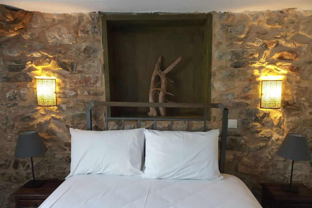 Photo of Bedroom in Omales