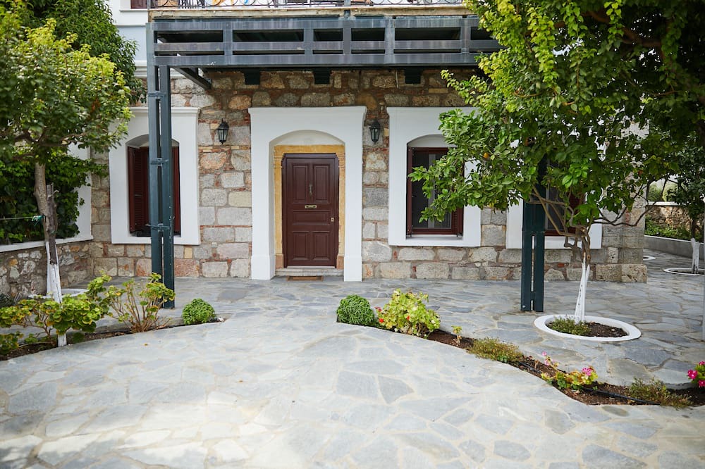 Photo of Outdoor in Vrontados