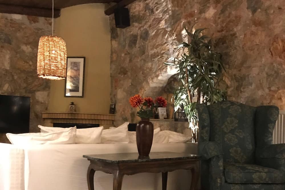 Photo of Livingroom in Oropos