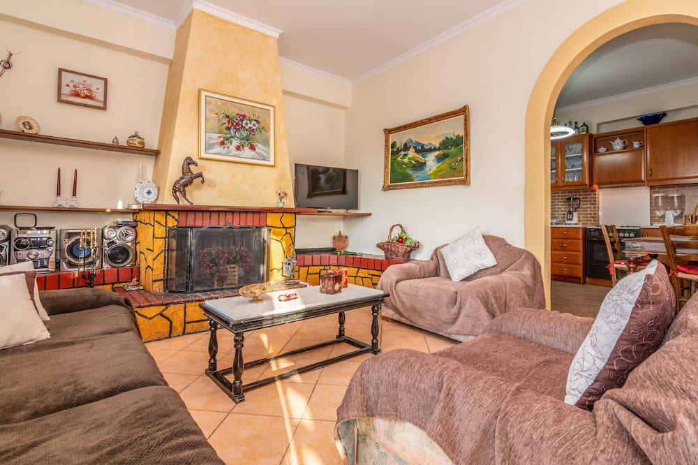 Photo of Livingroom in Patsos