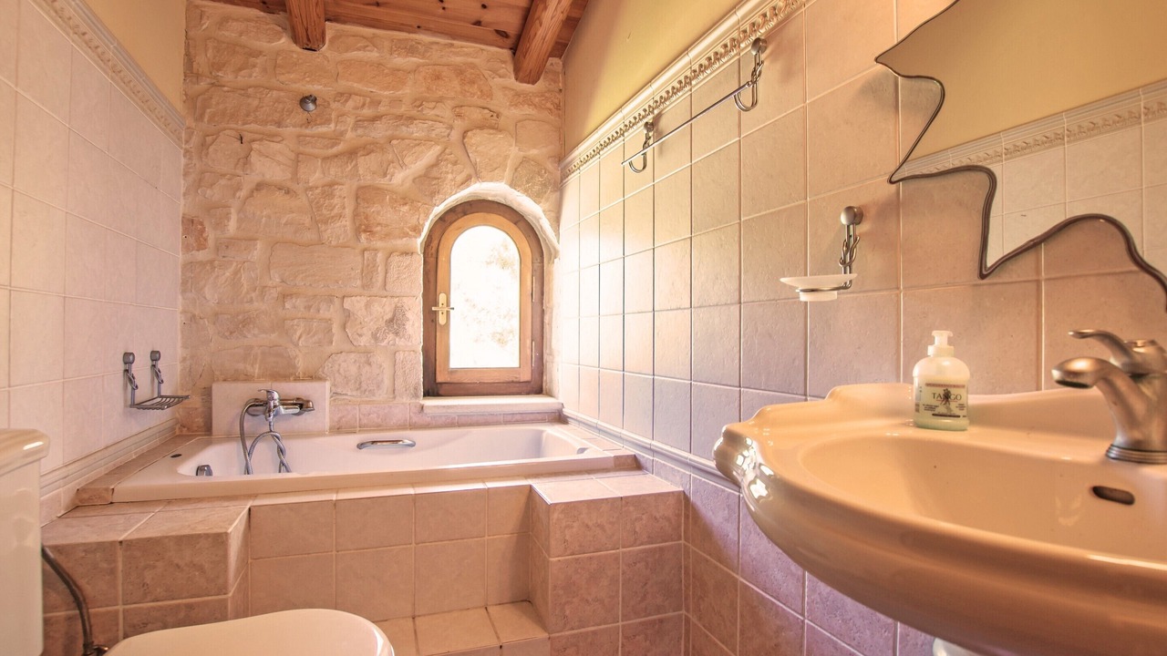 Photo of Bathroom in Koiliomenos