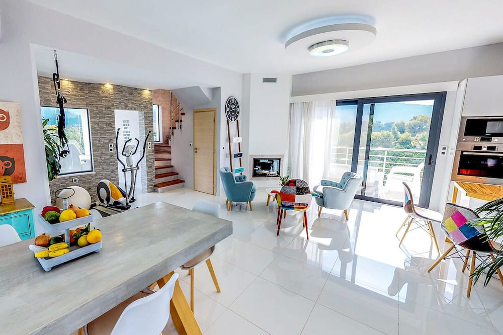 Photo of Livingroom in Alikianos