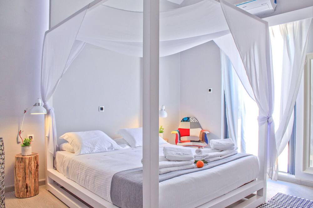 Photo of Bedroom in Alikianos