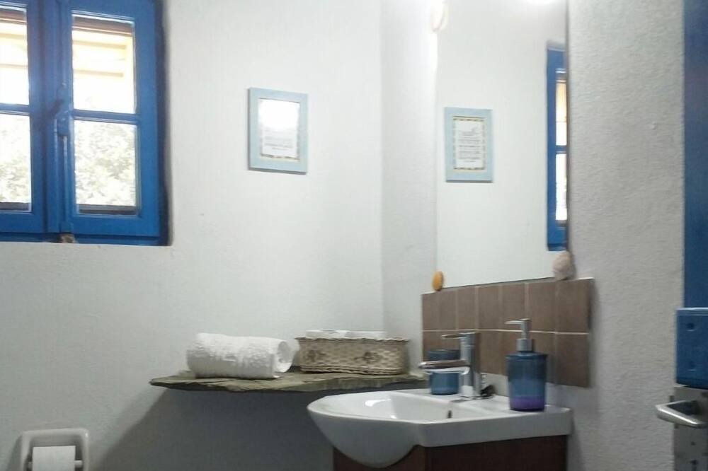Photo of Bathroom in Kerames