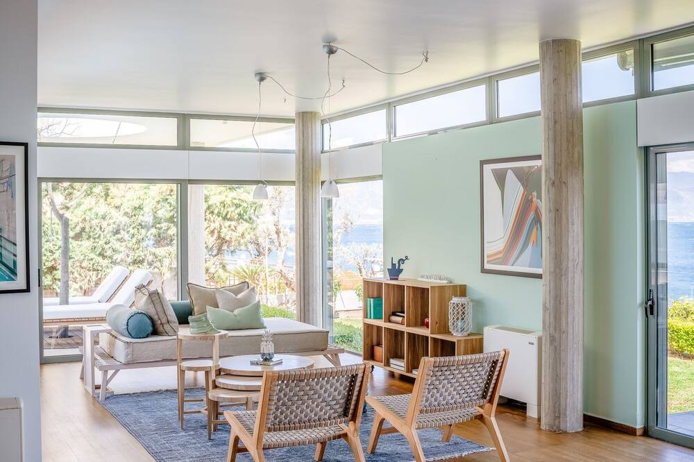 Photo of Livingroom in Kato Rodini
