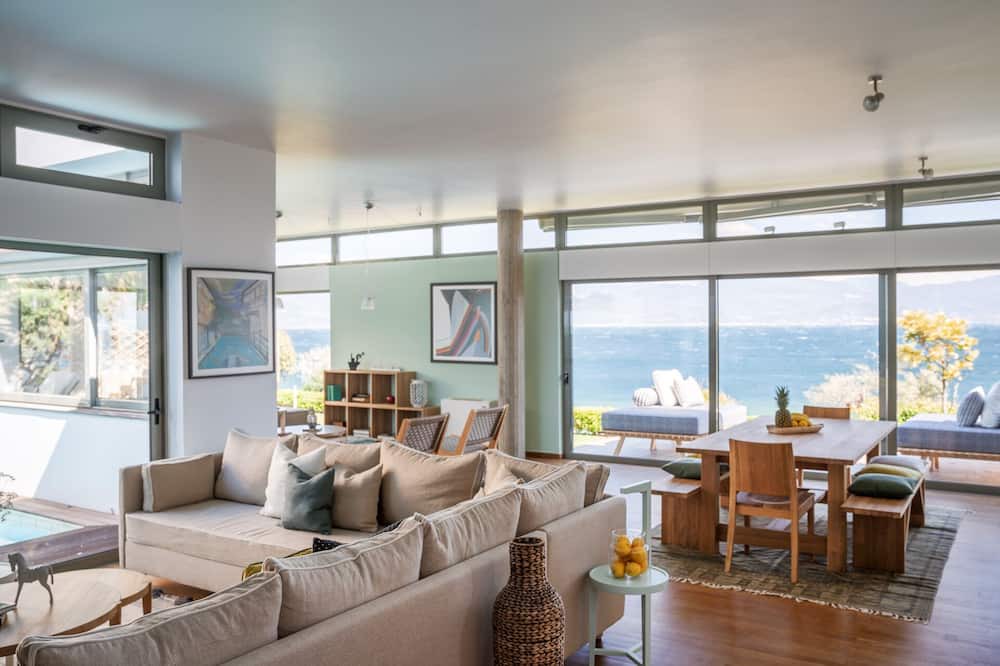 Photo of Livingroom in Kato Rodini