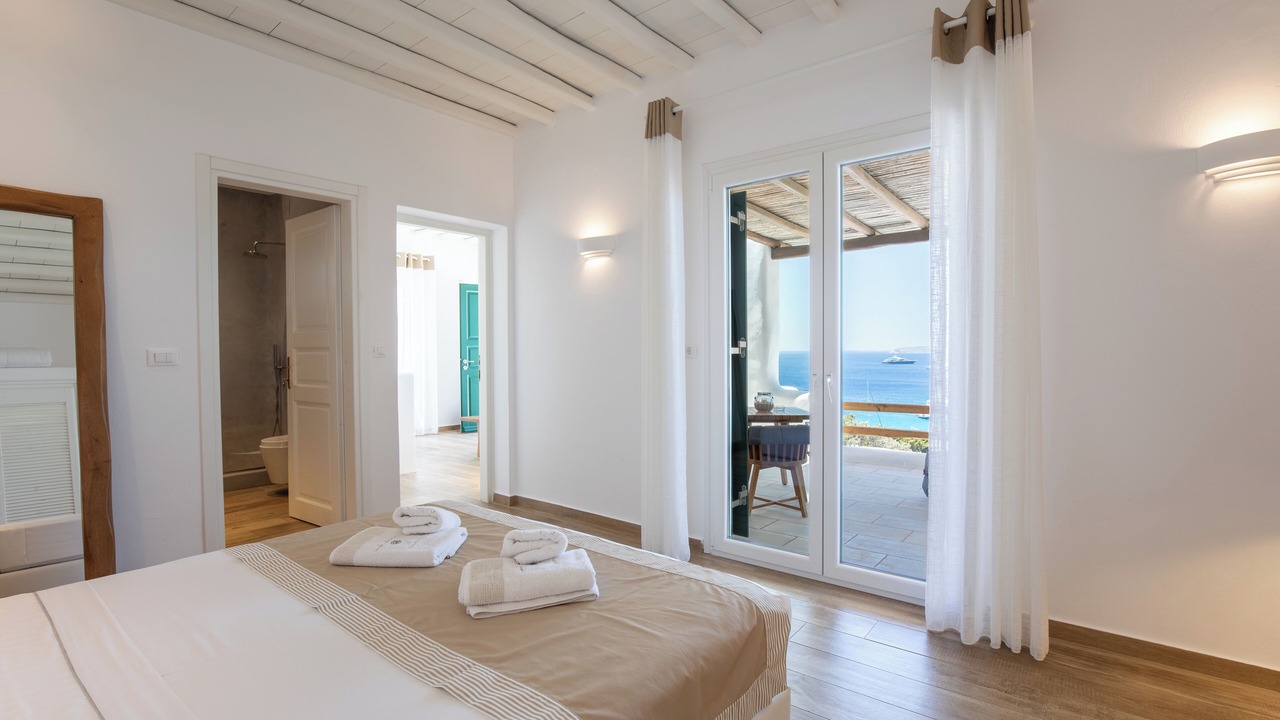 Photo of Bedroom in Platis Gialos
