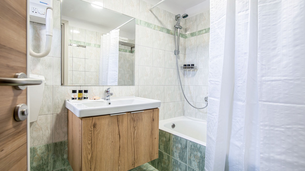 Photo of Bathroom in Platanes