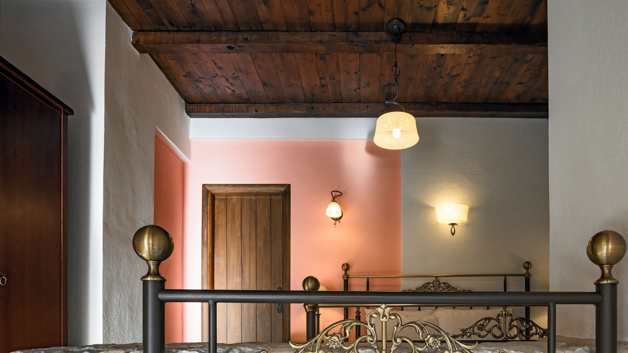 Photo of Others in Omales