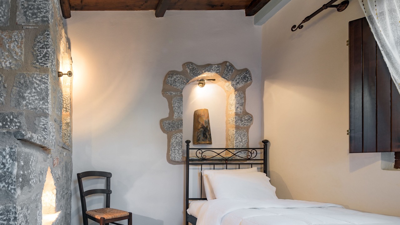 Photo of Bedroom in Omales