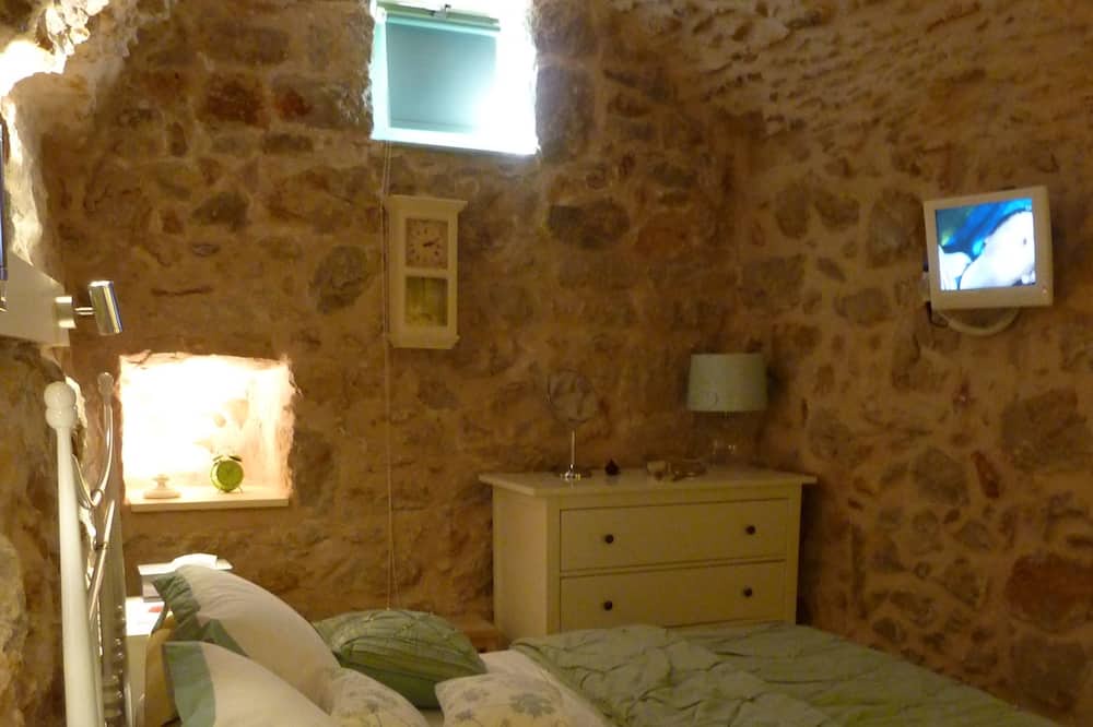 Photo of Bedroom in Agios Georgios Sykousis