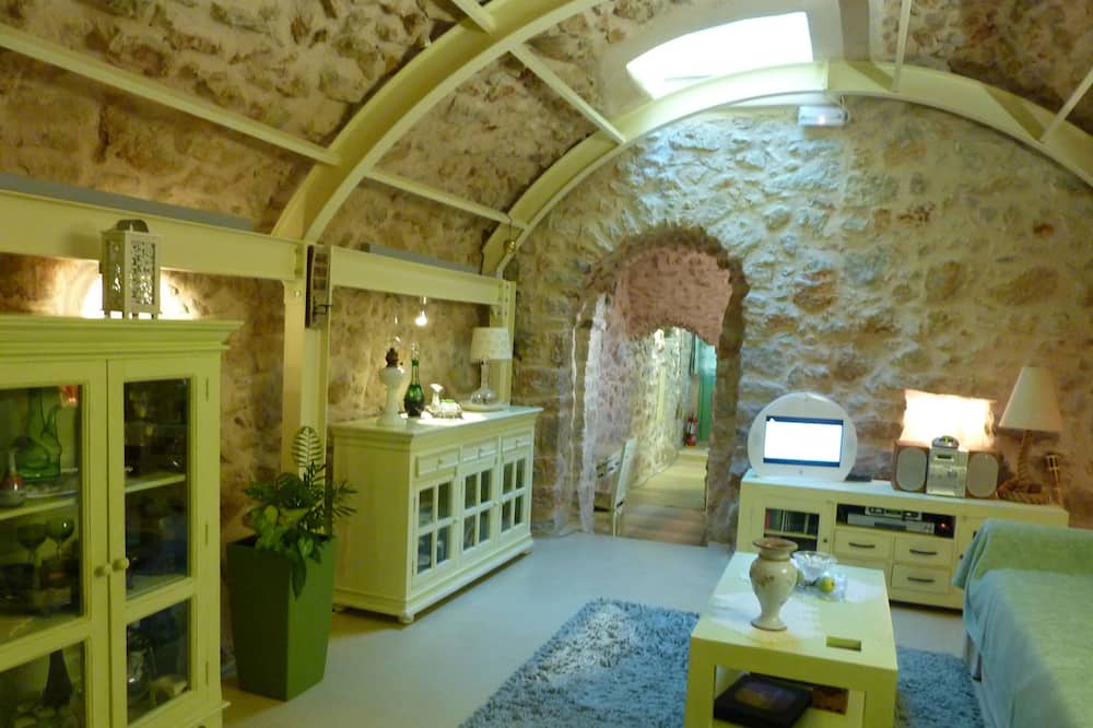 Photo of Livingroom in Agios Georgios Sykousis