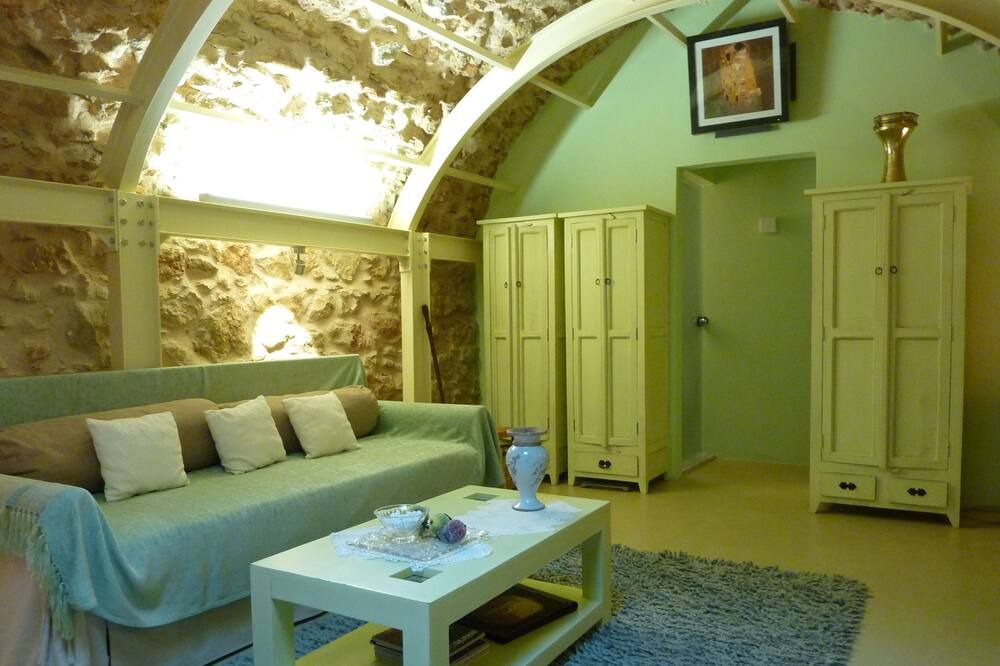 Photo of Livingroom in Agios Georgios Sykousis