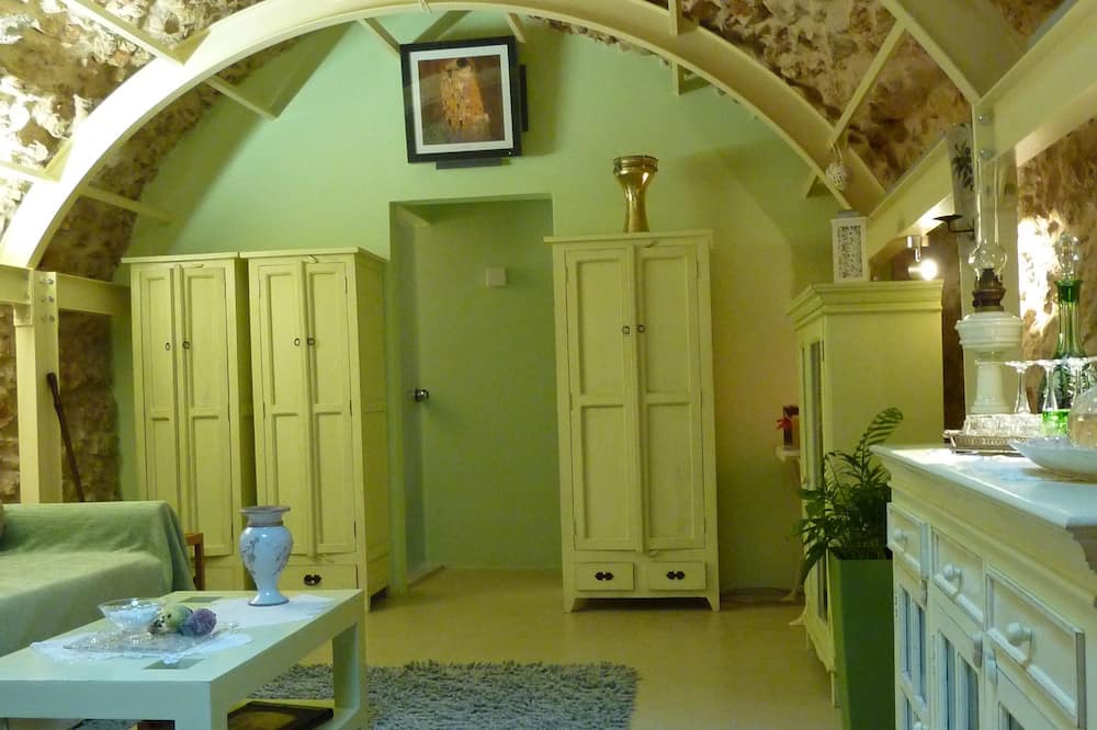 Photo of Livingroom in Agios Georgios Sykousis