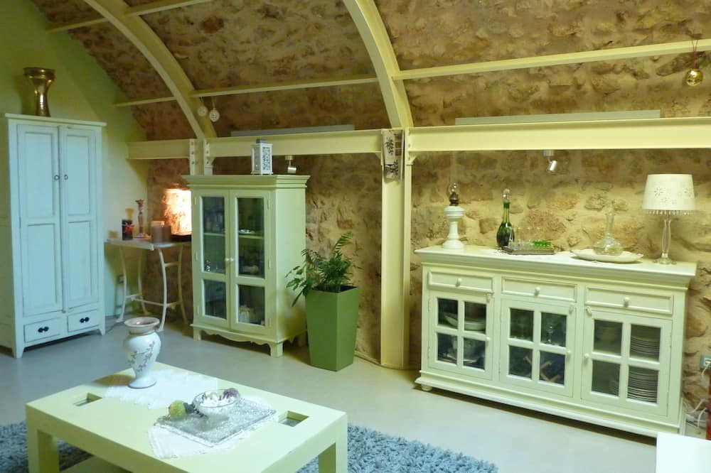 Photo of Livingroom in Agios Georgios Sykousis