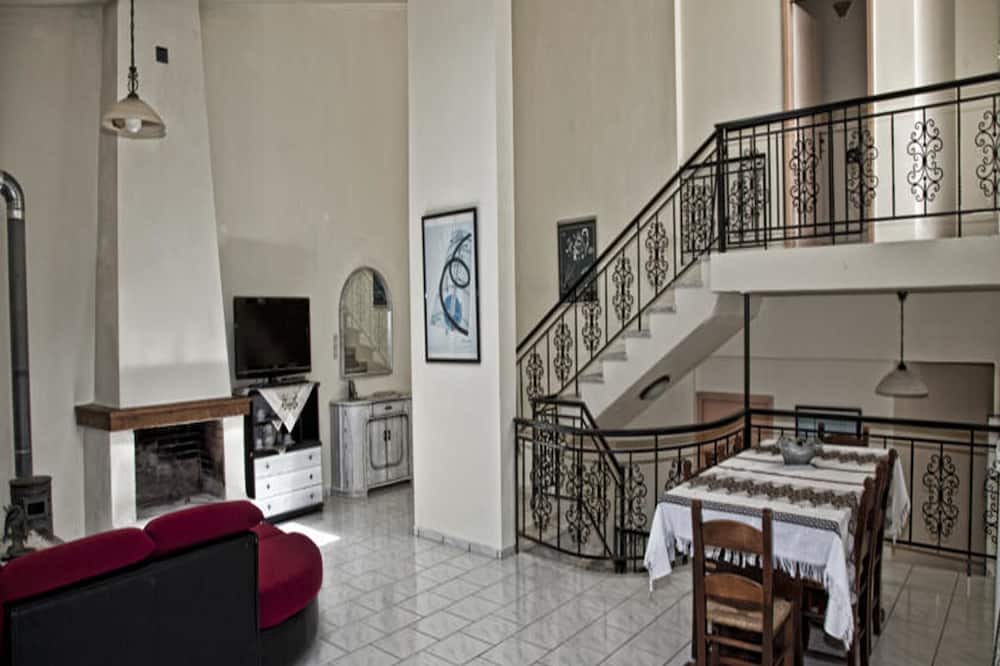 Photo of Livingroom in Mylopotamos