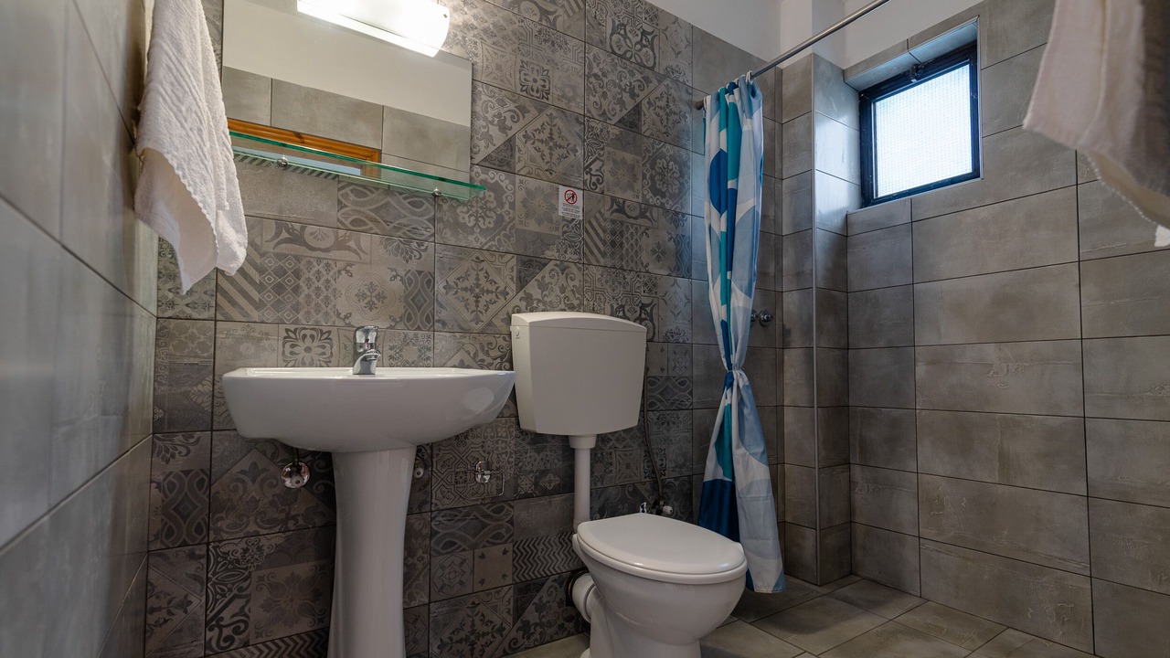 Photo of Bathroom in Marmari