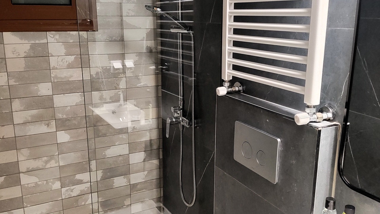 Photo of Bathroom in Thermi