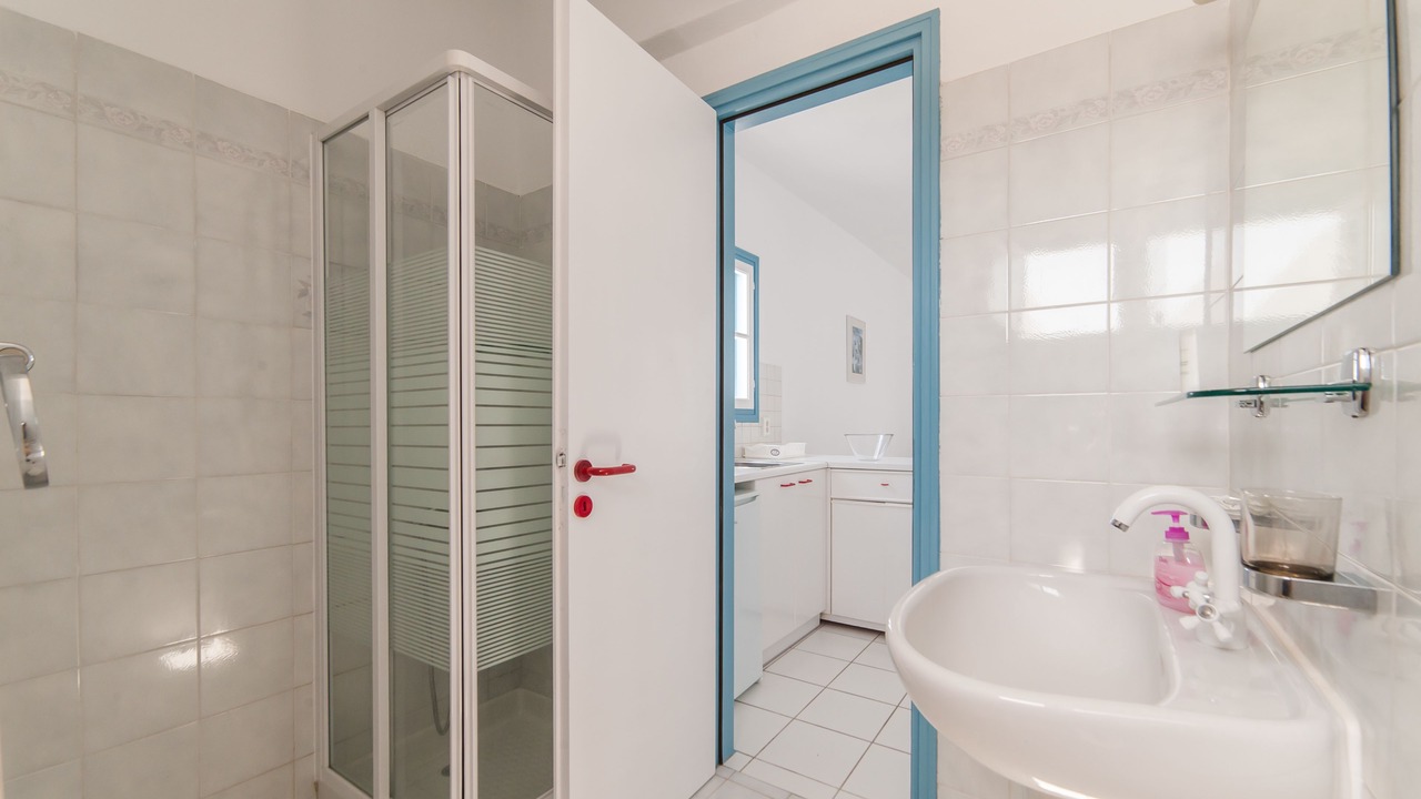 Photo of Bathroom in Aliki