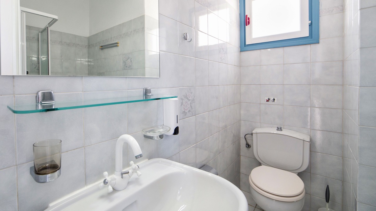 Photo of Bathroom in Aliki