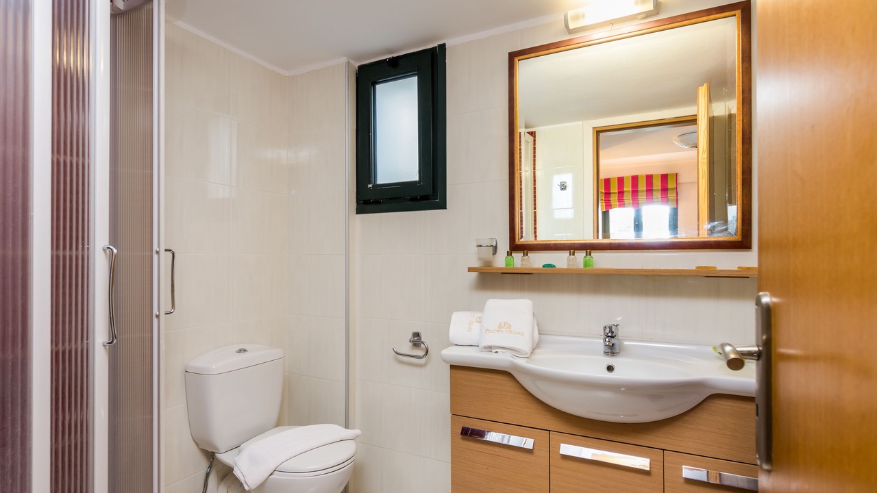 Photo of Bathroom in Koutouloufari