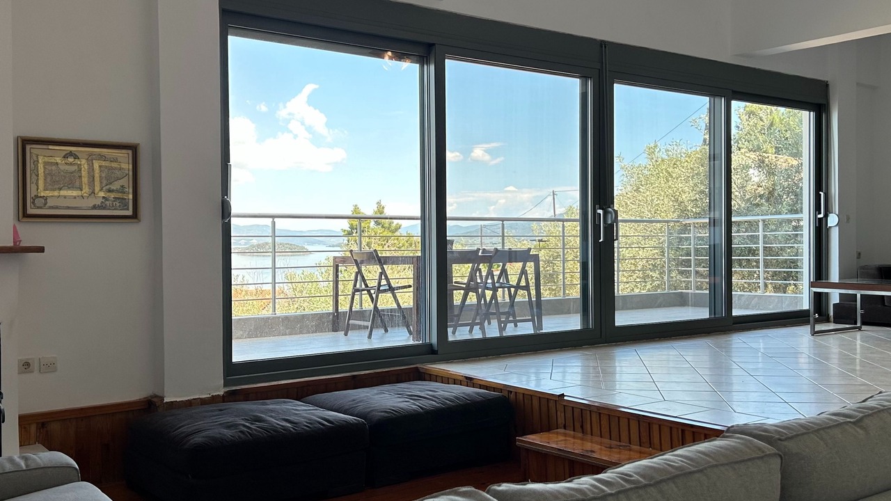 Photo of Livingroom in Kamena Vourla