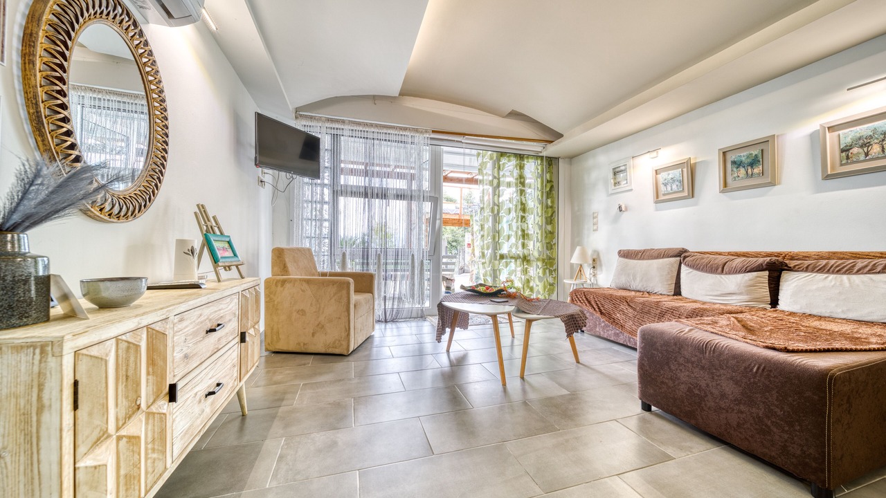 Photo of Livingroom in Kamena Vourla