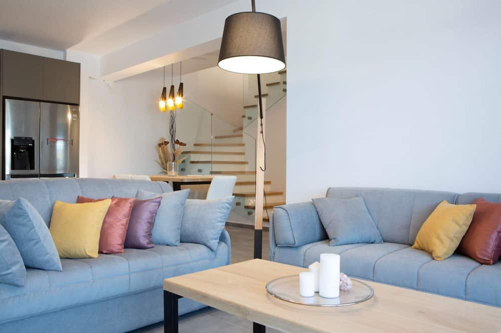 Photo of Livingroom in Apolpaina