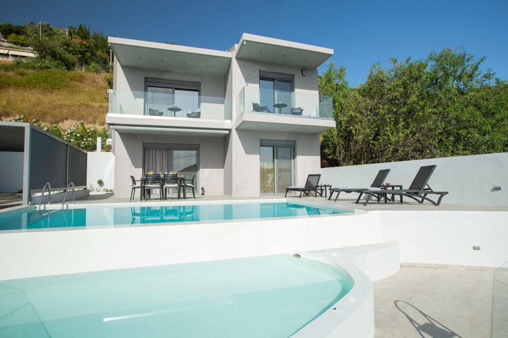 Photo of Outdoor in Apolpaina