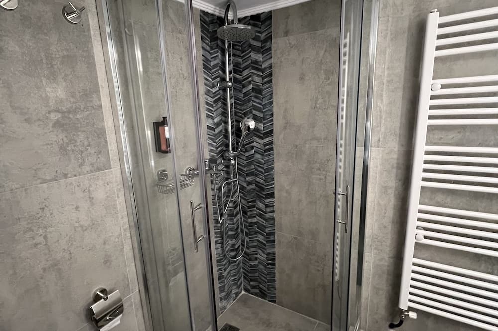 Photo of Bathroom in Serres
