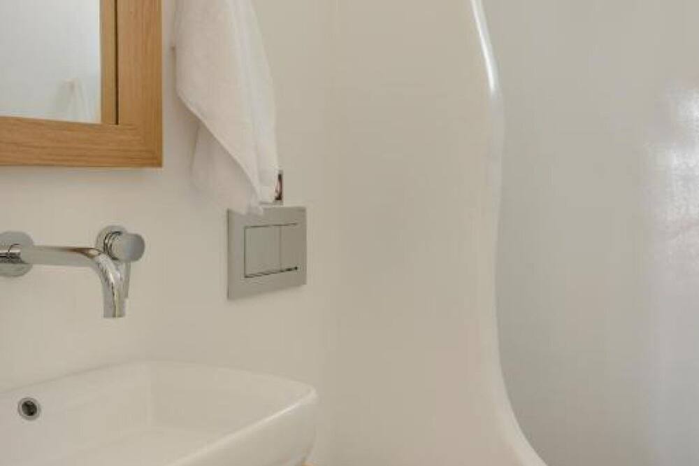 Photo of Bathroom in Aliki