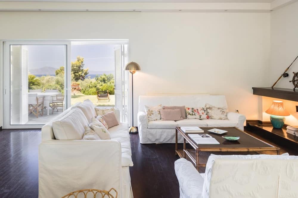 Photo of Livingroom in Mikri Mantineia