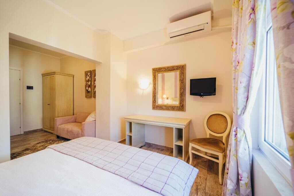 Photo of Bedroom in Mesopotamia