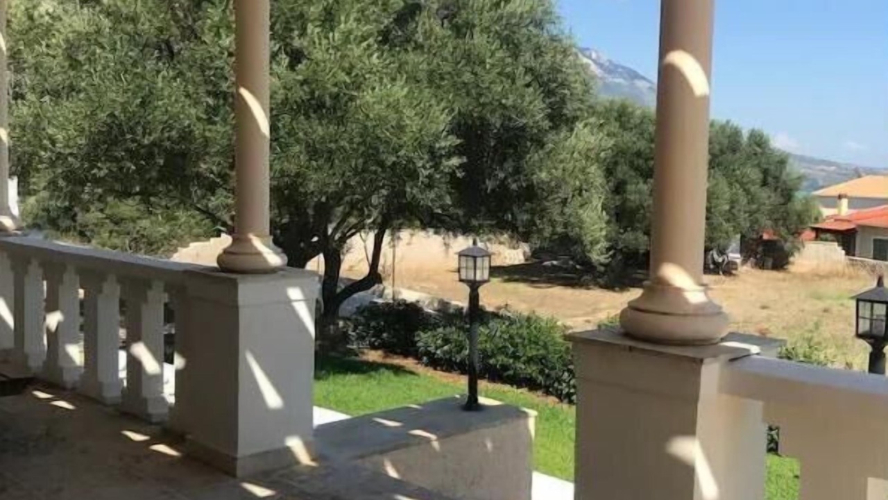 Photo of Patio Balcony in Karavados