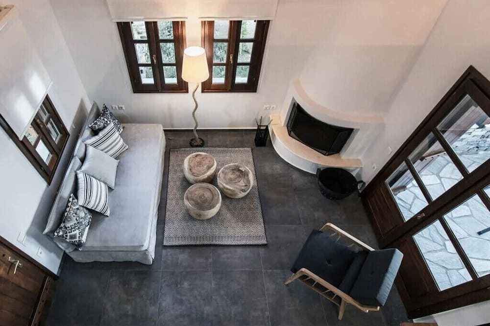 Photo of Bedroom in Mouresi