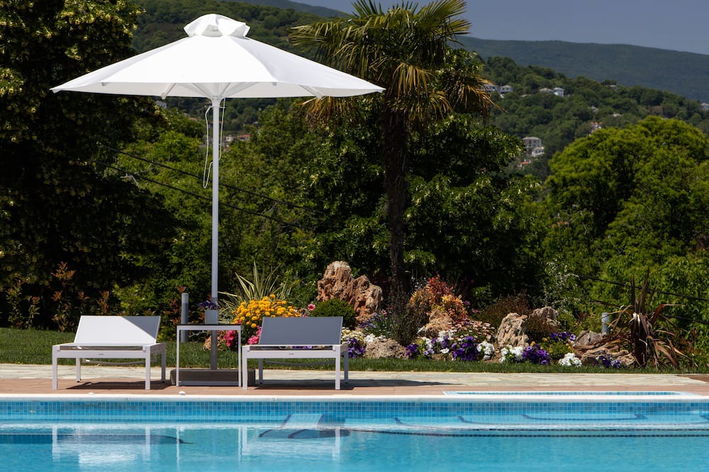 Photo of Outdoor in Mouresi