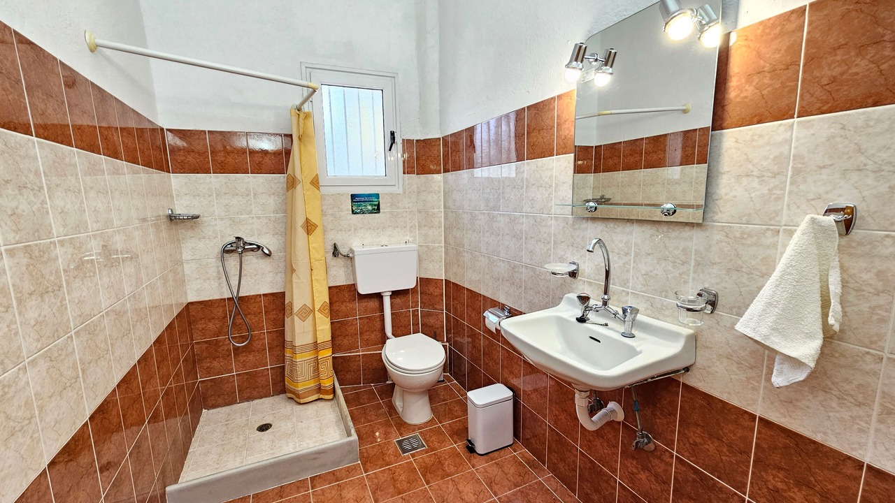 Photo of Bathroom in Limnionas