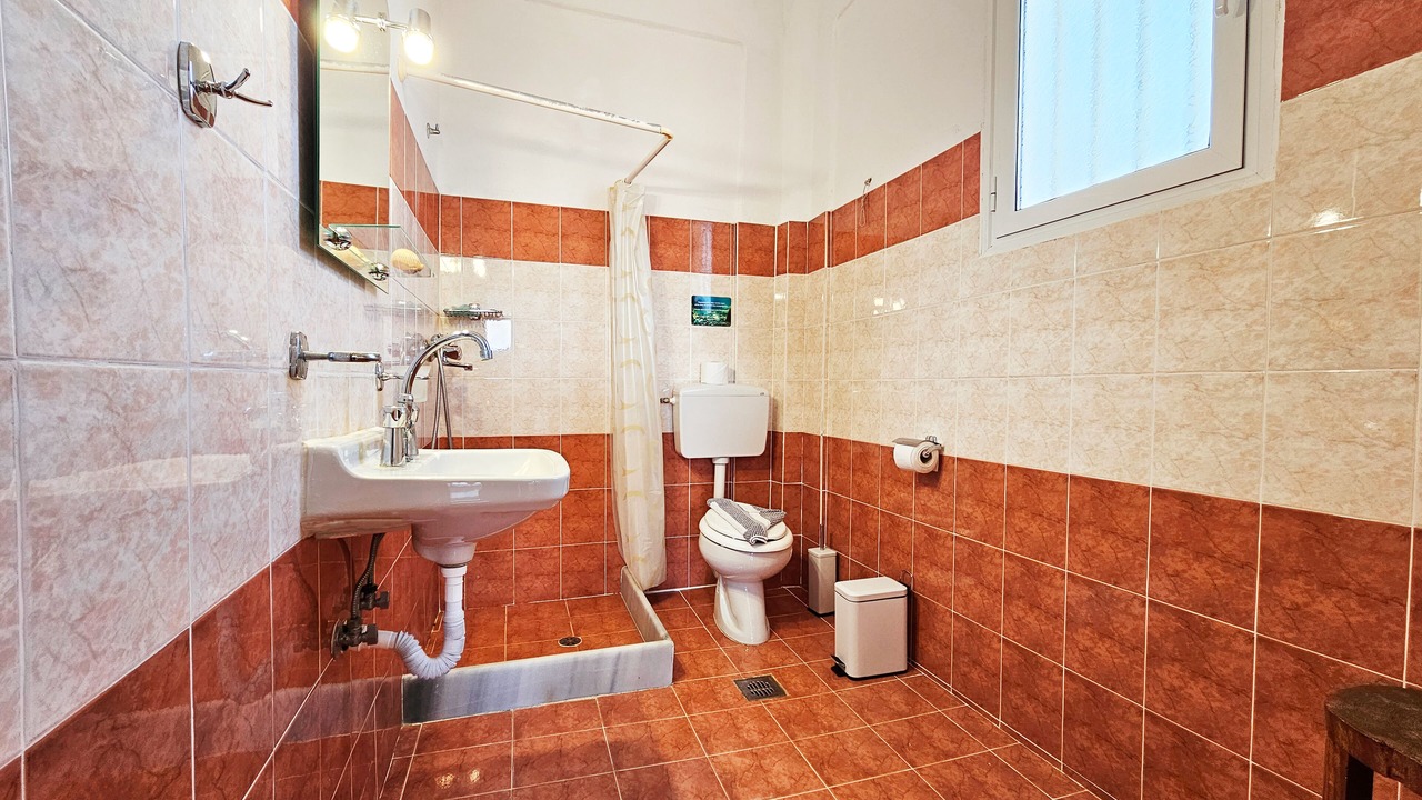 Photo of Bathroom in Limnionas