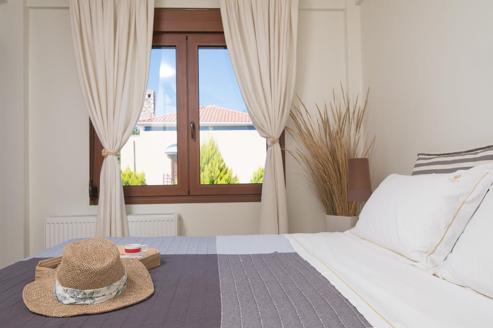 Photo of Bedroom in Paralia Pantaleimonos