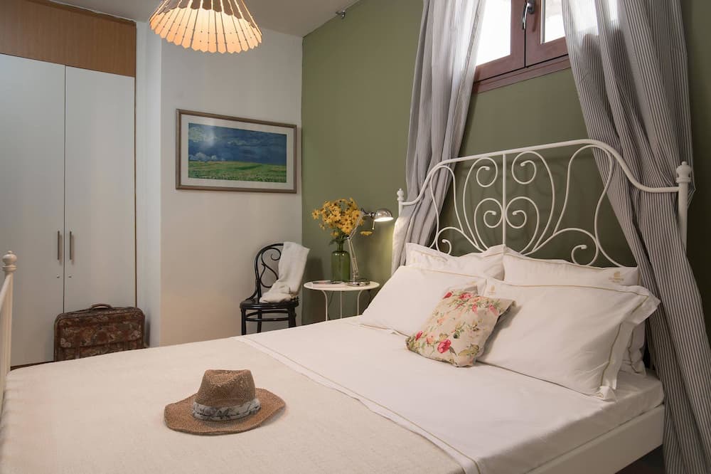 Photo of Bedroom in Paralia Pantaleimonos