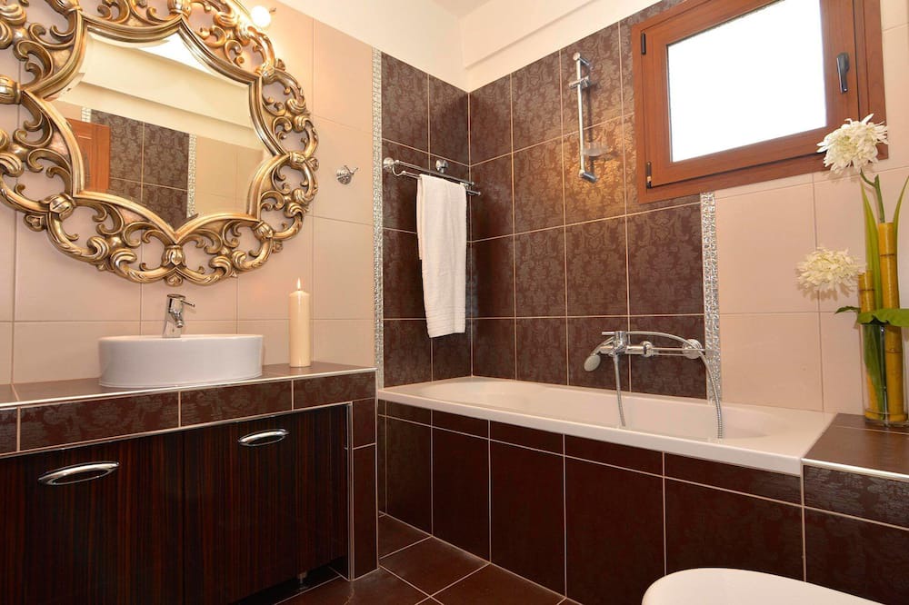 Photo of Bathroom in Paralia Pantaleimonos