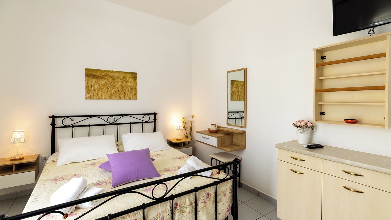 Photo of Bedroom in Platis Gialos